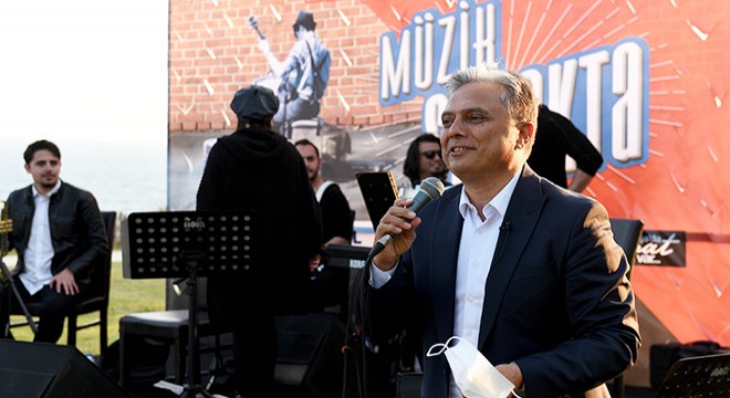Kentin müzisyenleriyle büyük dayanışma