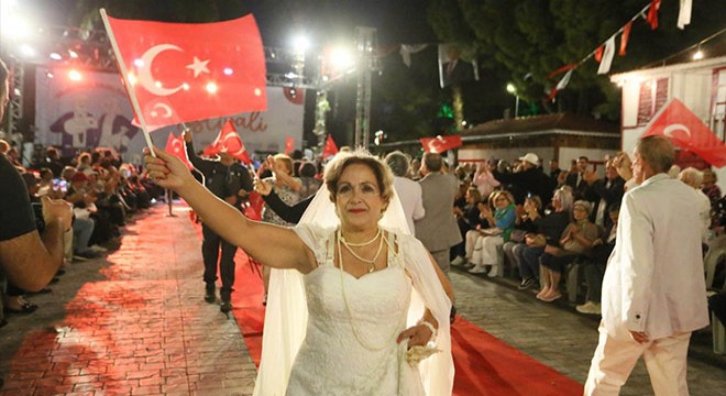 Kepez’de 'Zamana Meydan Okuyan' defile