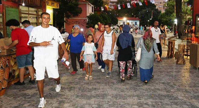 Kepez'in Nostaljik Yeşilçam Sokağı'nda anılara yolculuk