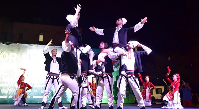 Kepez'in Uluslararası Folklor Festivali'ne yoğun ilgi