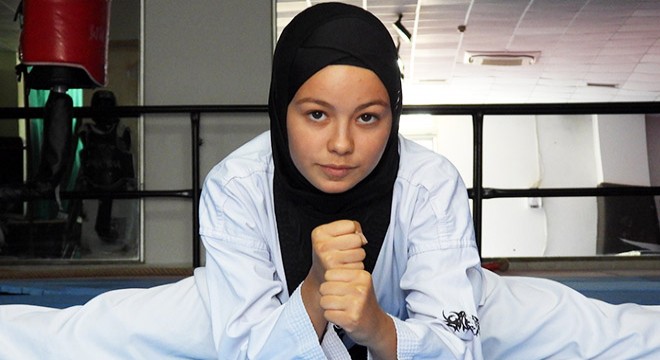 Kepez'in kızları şampiyona bileti aldı