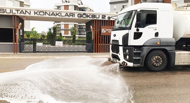 Kepez’in caddeleri baştan aşağıya yıkanıyor