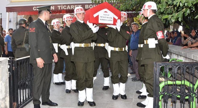 Kıbrıs gazisi son yolculuğuna uğurlandı