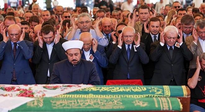 Kılıçdaroğlu, CHP'li Özkan'ın annesinin cenazesine katıldı