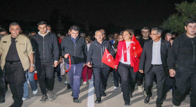 Kılıçdaroğlu ve Uysal Kocatepe’ye yürüdü
