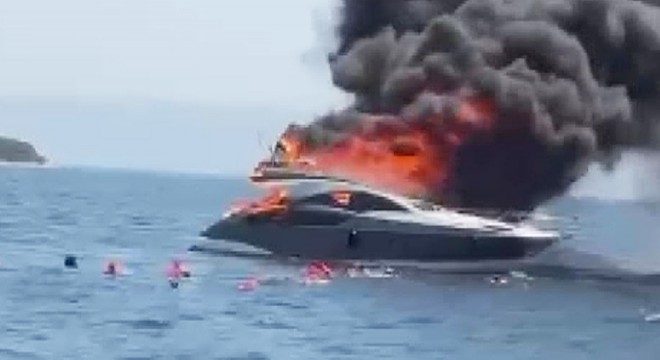 Kınalıada teknede yangın; 16 yolcu kurtuldu