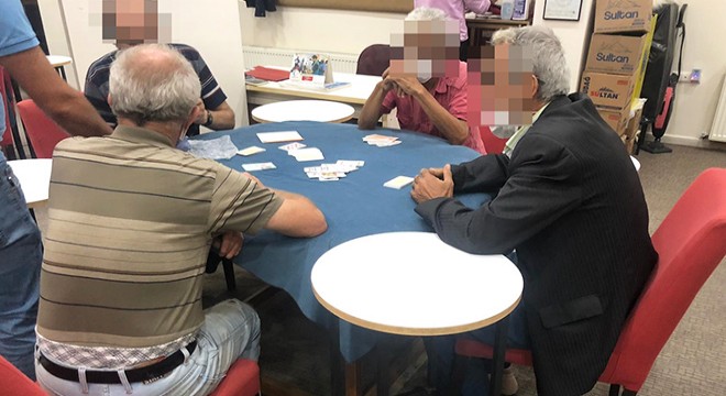 Kıraathanede tedbirlere uymayan 9 kişiye 36 bin lira ceza