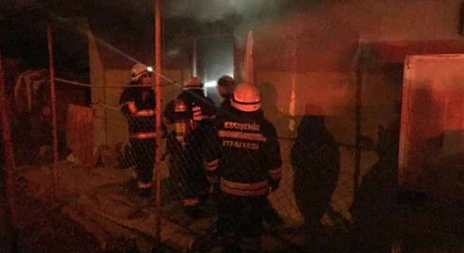 Kiraladığı evi ‘hayatına renk katmak için’ ateşe vermiş