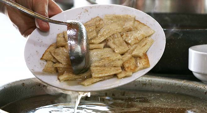 Kırkağaç'a özgü 4 asırlık lezzet parmak ısırtıyor