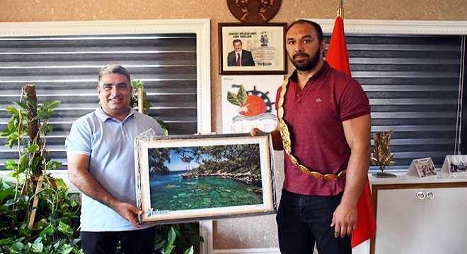 Kırkpınar Başpehlivanı Ali Gürbüz Kemer Belediyesi'nde