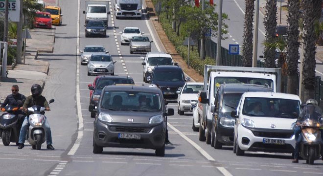 Kısıtlama kalktı, Bodrum'a binlerce araç giriş yaptı