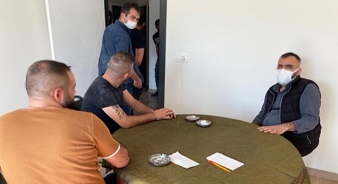 Kısıtlamada kiralanan evde kumara 44 bin lira ceza