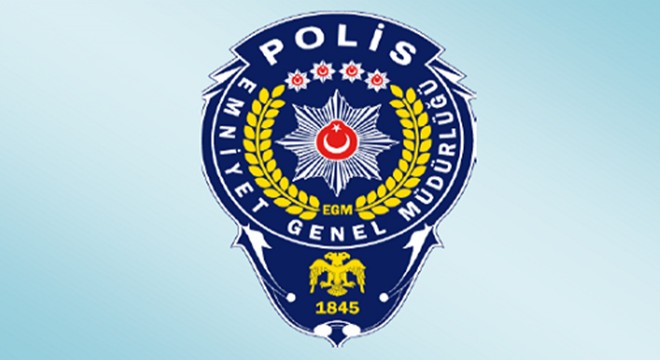 Kısıtlamada polisten kaçan sürücü ehliyetsiz çıktı