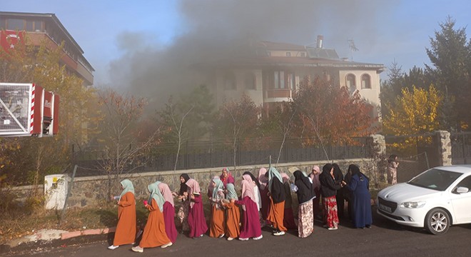 Kız Kur'an kursundaki yangında 6 öğrenci dumandan etkilendi
