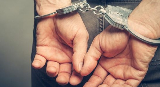 Kız arkadaşını gezdirmek için otomobil çalmış