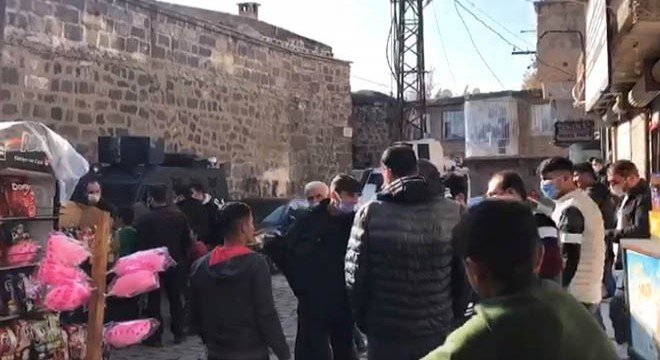 Kız çocuğunu kaçırmaya çalışan şüphelilere linç girişimi
