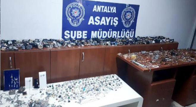 Kız kaçırmak için 25 bin dolarlık soygun yaptılar
