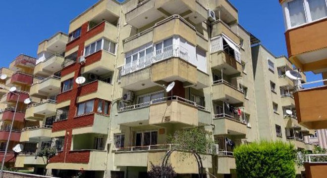 Kız öğrenciye kiralanma şartıyla bağışlanan dairedekiler çıkarıldı