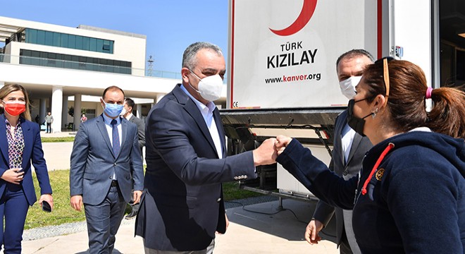 Kızılay'dan Başkan Esen'e 'teşekkür' plaketi
