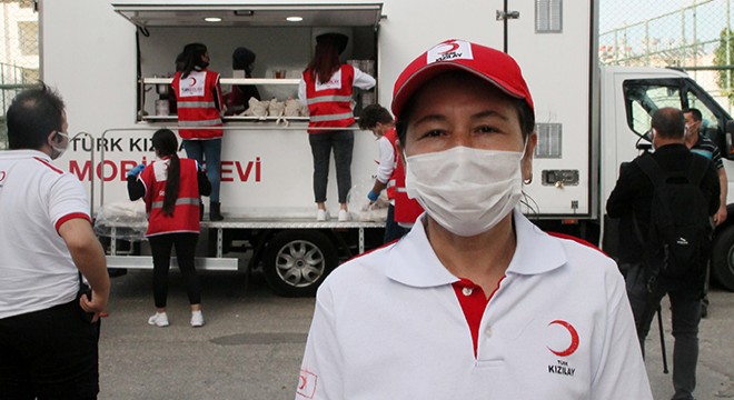 Kızılay'dan Manavgat'ta yemek dağıtımı