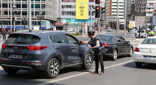 Kızılay Meydanı nda yoğun koronavirüs önlemi