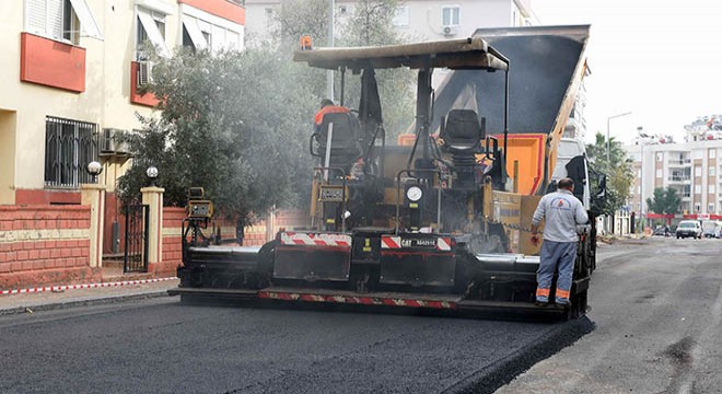 Kızıltoprak'ta yenileme sürüyor