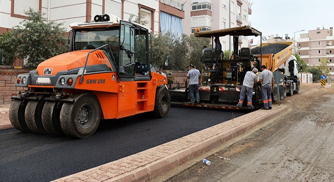 Kızıltoprak ta asfalt çalışması