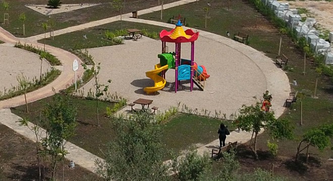 Kızıltoprak ta yeni park çalışması