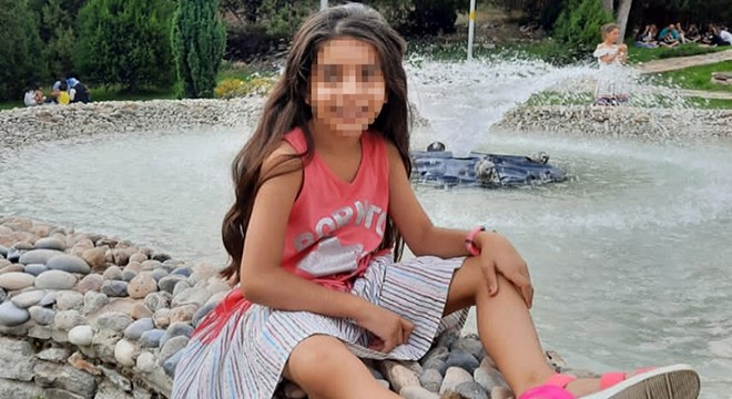 Kızını İran'a kaçırmak isteyen babaya havalimanında operasyon