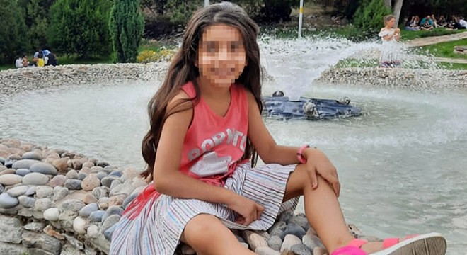 Kızını İran a kaçırmak isteyen babaya havalimanında operasyon