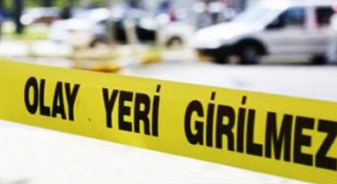 Kızını ziyaret ettiği apartta ölü bulundu