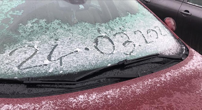 Kocaeli'de sabah saatlerinde kar yağışı etkili oldu