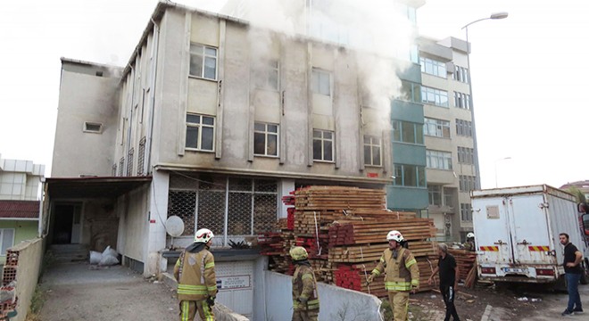 Koltuk imalathanesinde yangın