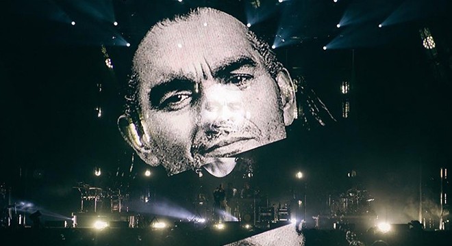 Konserde sahneye yansıtılan aktivistler arasında 2 Türk çift