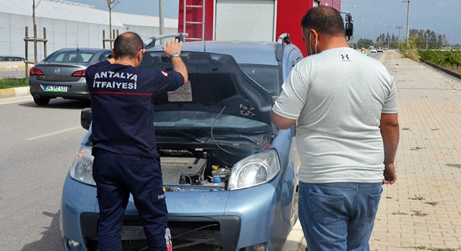 Kontrolden çıkan araç karşı şeride geçti