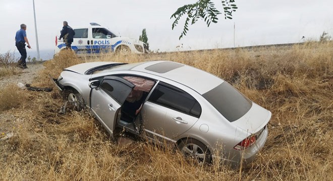 Konya'da 2 ayrı kazada 4 kişi yaralandı.