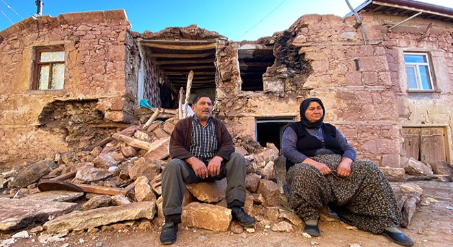 Konya'da, 5.1'lik deprem sonrası hasar tespit çalışmaları sürüyor