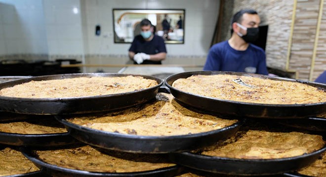 Konya'da ramazanın vazgeçilmez lezzeti, tahinli pide
