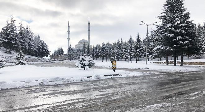 Konya da 8 ilçede eğitime kar engeli