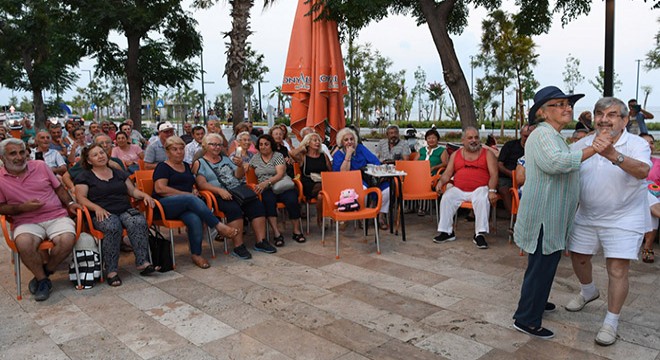 Konyaaltı Emekli Kahvesi'nde nostalji esintisi