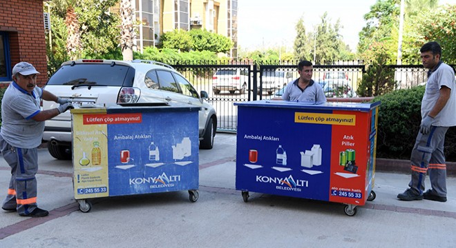 Konyaaltı'nda çok amaçlı konteynerler yenileniyor