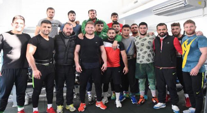 Konyaaltı'nda pehlivanlar sezonu açtı