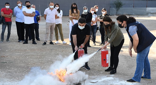 Konyaaltı'nda personele 1 ayda 4 eğitim