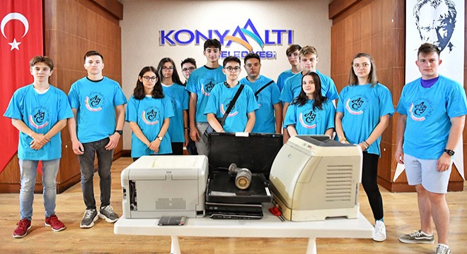 Konyaaltı'nda staj yapan Romanyalı öğrenciler memnun ayrıldı