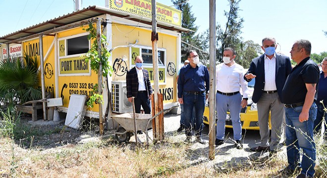 Konyaaltı'nda taksi durakları yenileniyor