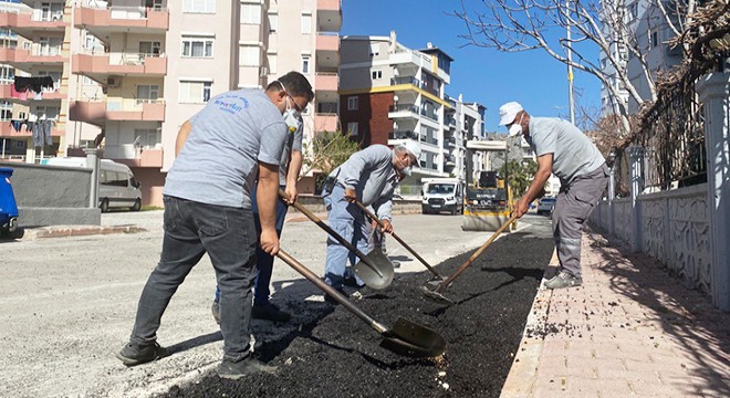 Konyaaltı'nda temel hizmetler aralıksız sürüyor