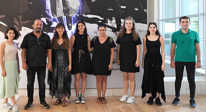 Konyaaltı'nda tiyatrocu gençler hayallerine kavuştu