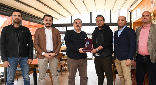 Konyaaltı Belediyespor’dan önceki yönetime teşekkür plaketi