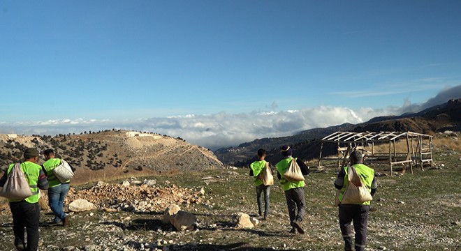 Konyaaltı otlakları gübreliyor