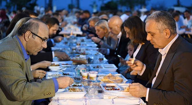 Konyaaltı personeli iftarda buluştu